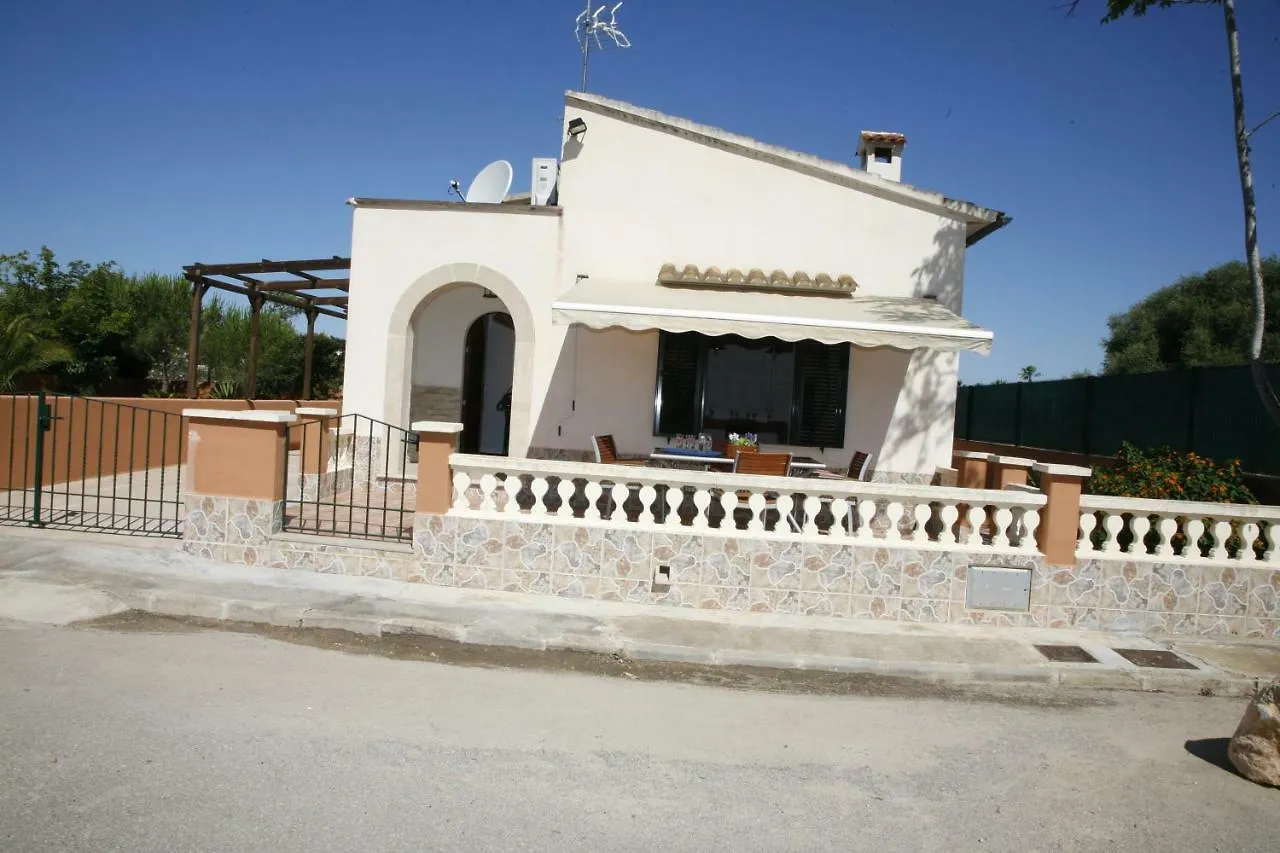 Lola location